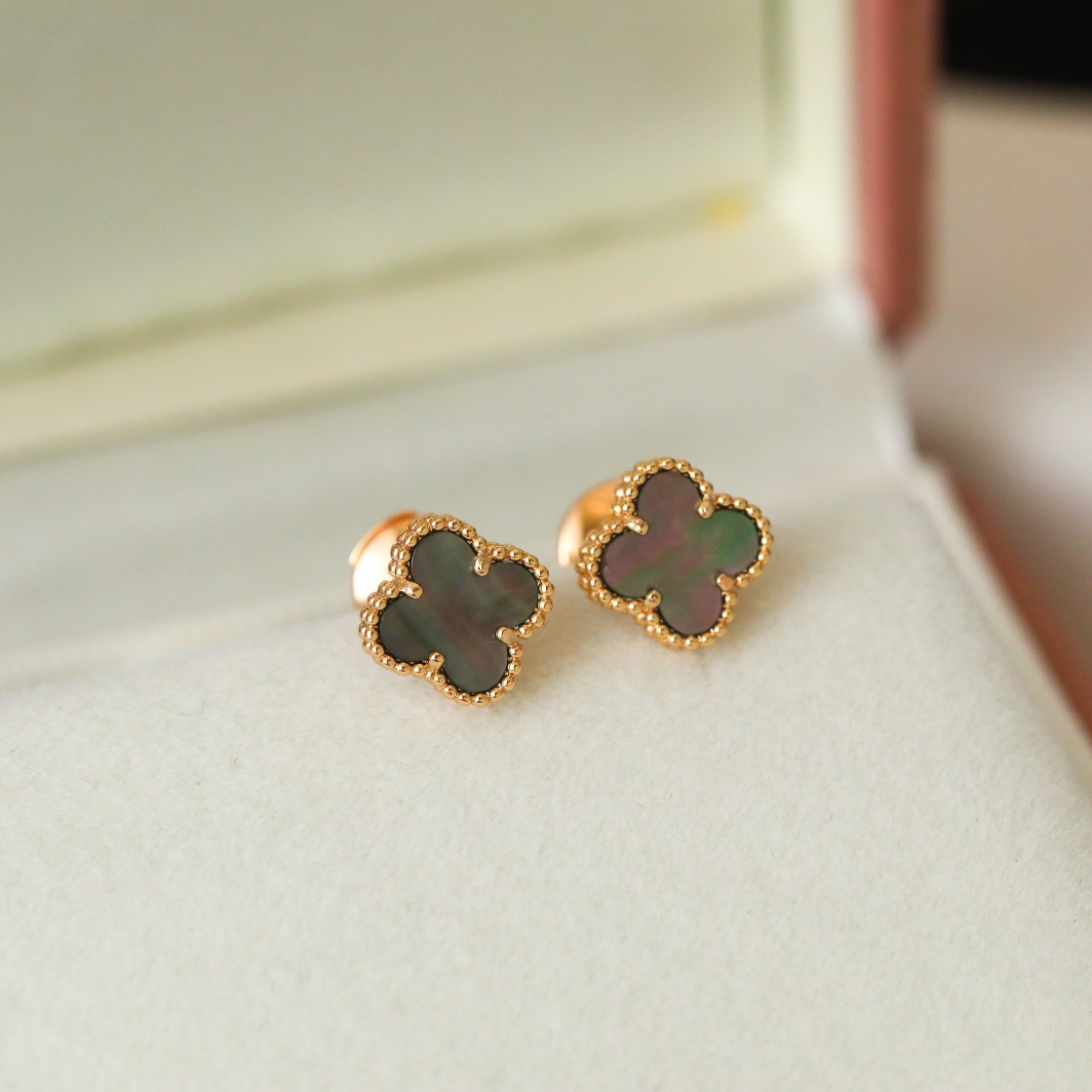 VCA Mini Stud Ear Accessories Mother Of Pearl Stud Ear Accessories - Rose Tone