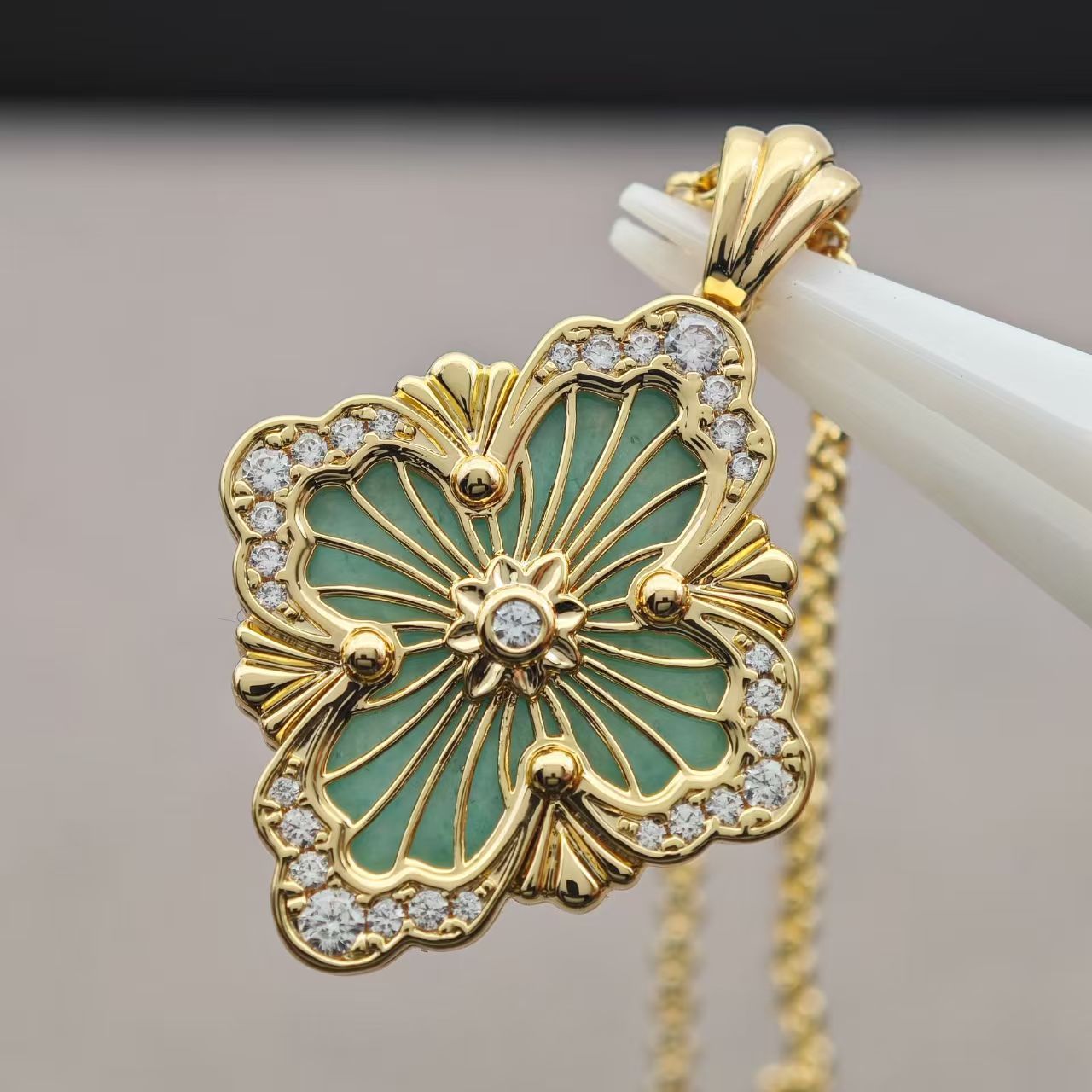 BUC Large Necklace - Yellow Gold