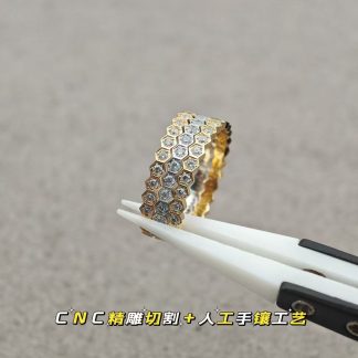 BUC Large Necklace - Yellow Gold