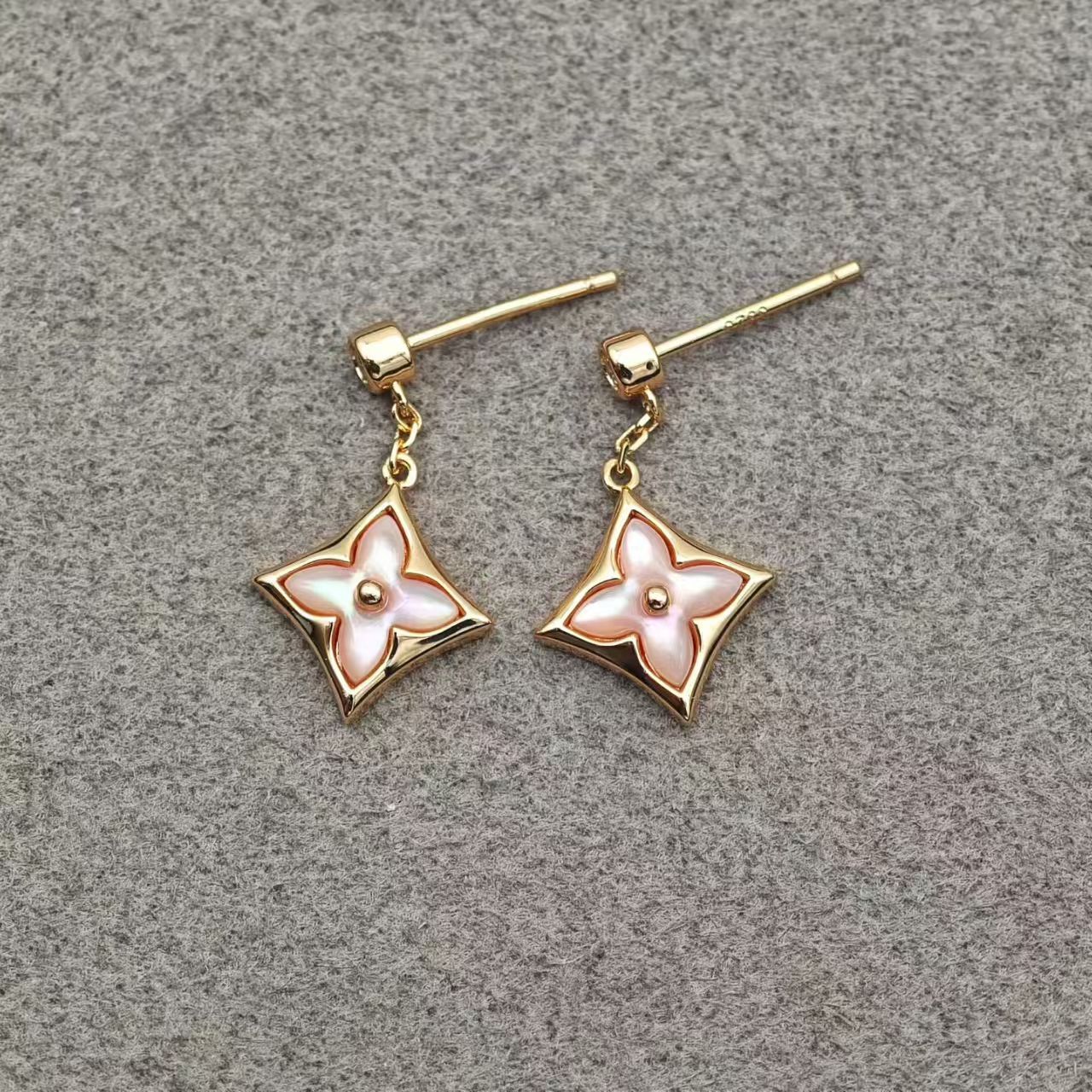 LV LVMother Of Pearl Diamond Stud Earrings - Rose Gold